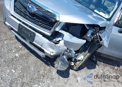 2018 Subaru Forester 2.5I Premium из США, поврежденный, VIN JF2SJAGC6JH563781